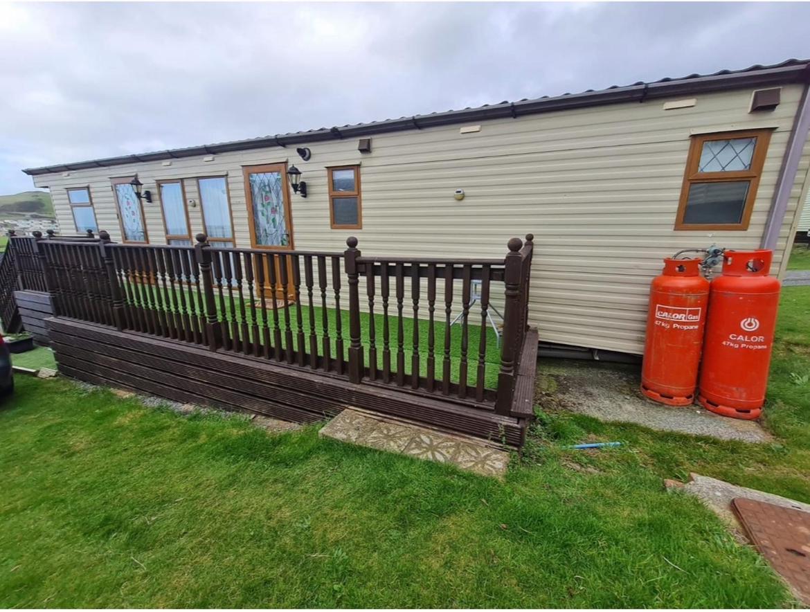 Spacious Luxury Escape With Sea Views And Pet Friendly At Clarach Bay Aberystwyth Bagian luar foto