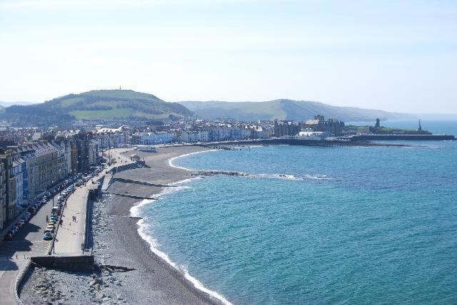 Spacious Luxury Escape With Sea Views And Pet Friendly At Clarach Bay Aberystwyth Bagian luar foto