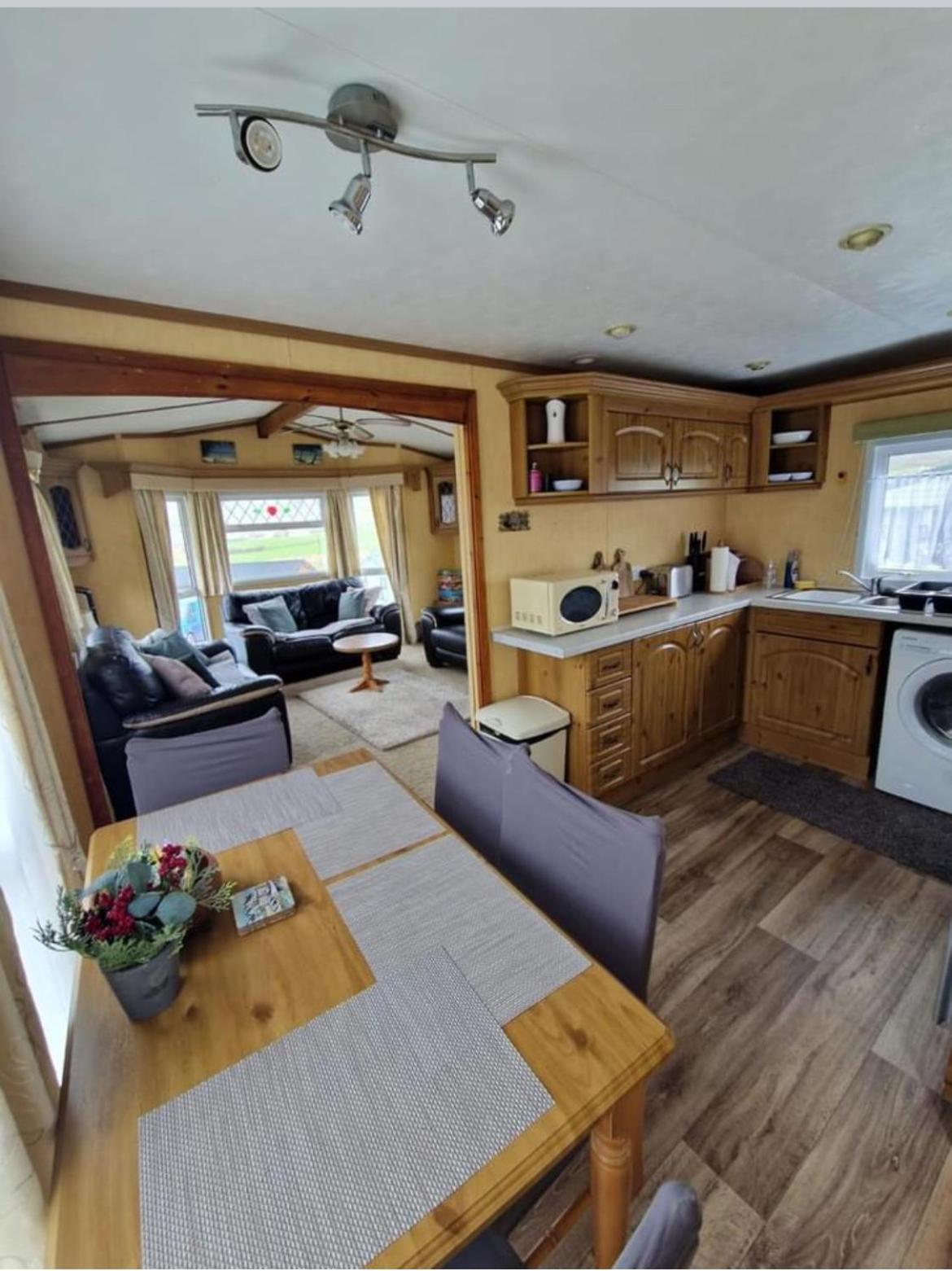 Spacious Luxury Escape With Sea Views And Pet Friendly At Clarach Bay Aberystwyth Bagian luar foto
