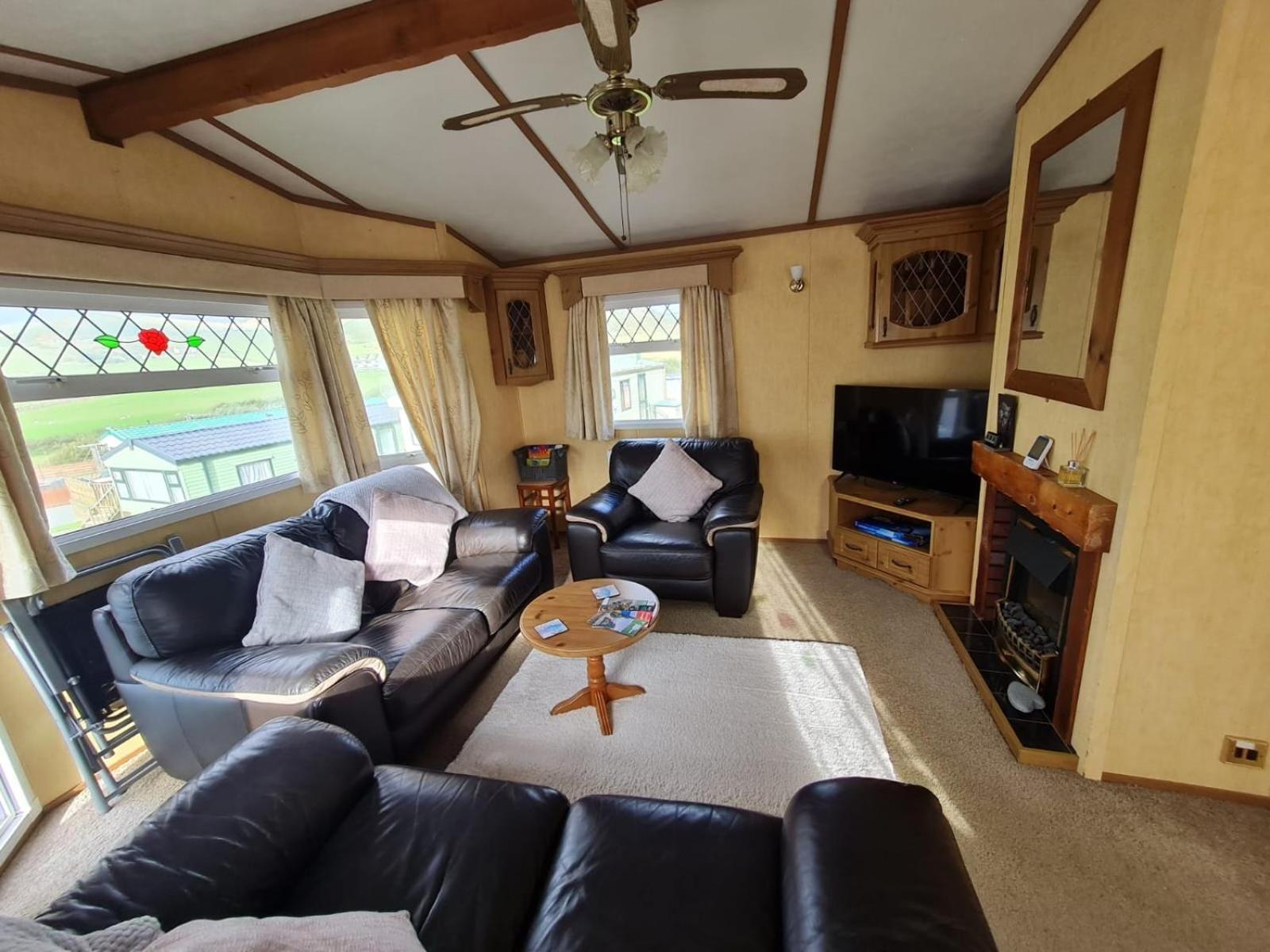 Spacious Luxury Escape With Sea Views And Pet Friendly At Clarach Bay Aberystwyth Bagian luar foto